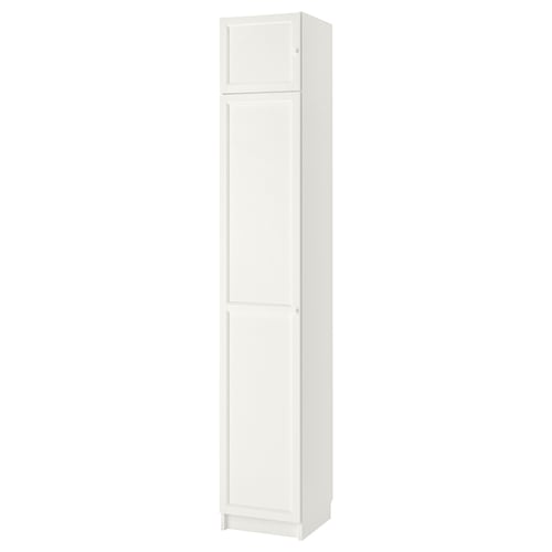 Armari alt BILLY blanc, disseny minimalista, forma rectangular esvelta, tres portes de panell, material de fusta clara, perfecte per a l'emmagatzematge.