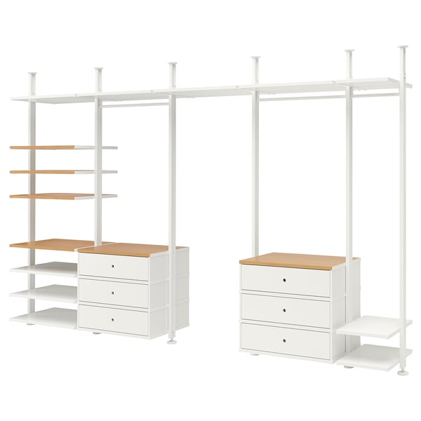 Un sistema d'emmagatzematge ELVARLI en color blanc amb detalls de bambú. Inclou prestatges, calaixos i baranes de roba.