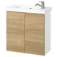Opció: Tocador de bany modern, sèrie ENHET. Acabat de fusta i taulell blanc amb lavabo individual. De paret amb portes efecte roure.