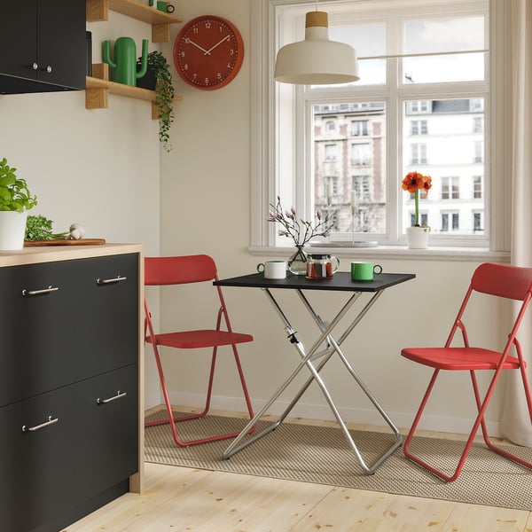 GUNDE / VIHALS Taula amb 2 cadires plegables, Plegable negre/vermell, 67x67 cm