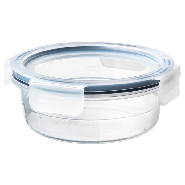 Contenidor de plàstic rodó transparent IKEA 365+ amb tapa a pressió per emmagatzemar i transportar aliments.