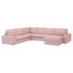 Un sofà seccional KIVIK de color rosa clar amb chaise longue, amb coixins de peluix i un disseny modern.