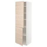 Moble de cuina modern METOD amb portes de freixe clar i prestatges regulables.
