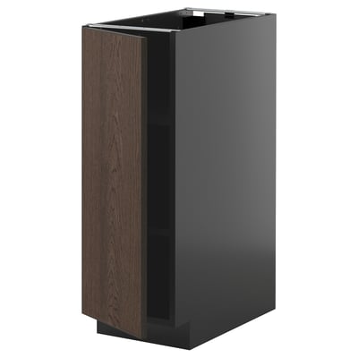 Armari de cuina modern de fusta negra i fosca amb porta oberta.