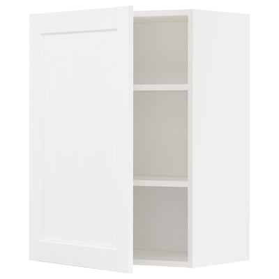 Un armari de paret de cuina METOD blanc amb un disseny senzill i rectangular. L'armari està obert i mostra un prestatge ajustable a l'interior.