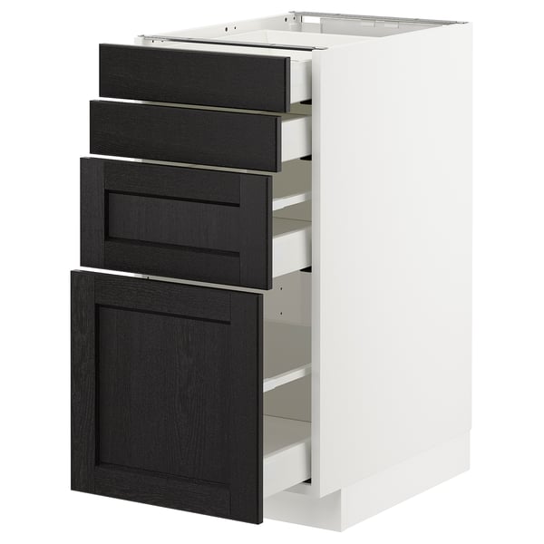 Unitat de cuina Ikea METOD. Base blanca, calaixos i porta tenyits de negre. Disseny tradicional.
