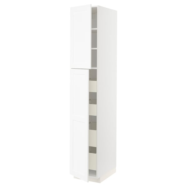 Un armari de cuina ikea METOD blanc amb textura de gra de fusta i múltiples prestatges a l'interior.
