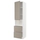 Armari de cuina blanc modern, calaixos beix, tiradors integrats, disseny alt i prim, elegant.