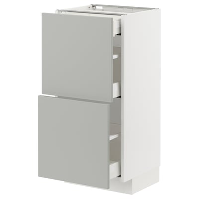 Un moble de cuina METOD gris clar amb dos calaixos i una porta. Té un disseny rectangular elegant i amb maquinari modern.