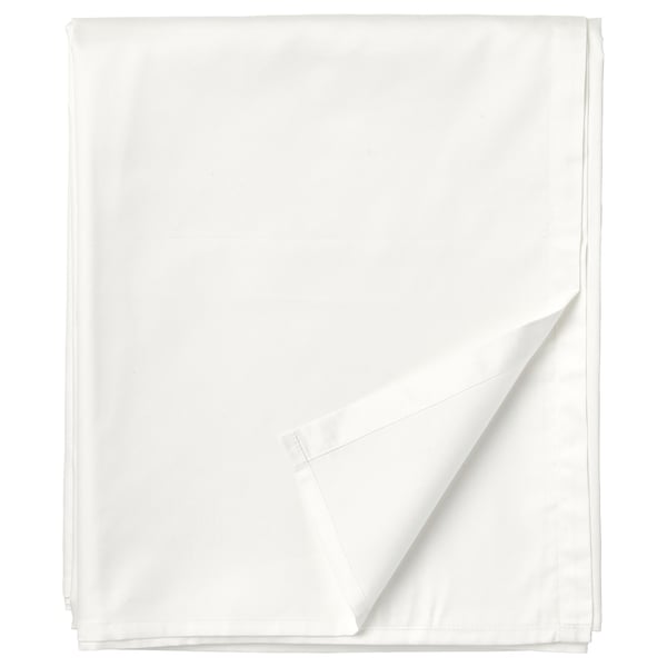 Llençols blancs de NATTJASMIN, perfectament plegats sobre fons blanc. Confeccionat amb un teixit de setí suau 60% cotó, 40% lyocell.