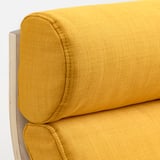 Còmoda cantonada de cadira entapissada groga, disseny modern, teixit amb textura suau, comoditat que convida.