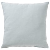Funda de coixí SANDTRAV quadrada, blau clar i blanc, confeccionada en cotó 100% amb disseny texturitzat i detall de cremallera.