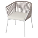 Cadira SEGERÖN: estructura blanca, corda beix, coixí lleuger, disseny modern a l'aire lliure.
