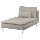 Una chaise longue SÖDERHAMN de color gris clar amb una funda texturitzada que es pot rentar a màquina i potes metàl·liques.