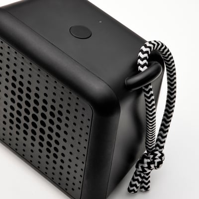 Altaveu VAPPEBY negre, forma quadrada, impermeable, amb cordó estampat connectat.
