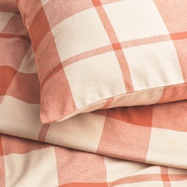 Cozy checkered flannel sheets, soft & warm, red-brown & ivory.