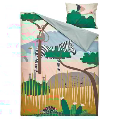 This image shows a beige SANDLÖPARE duvet cover set with a colorful savannah design featuring a flamingo and green foliage.