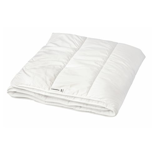 Folded white STJÄRNBRÄCKA duvet, soft with breathable fabric for comfort, even sleeping temperature.