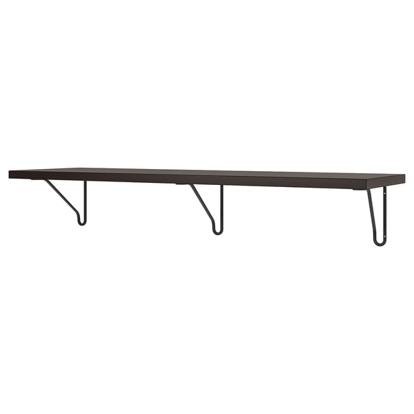 La estantería de pared negra BERGSHULT tiene una forma rectangular con dos soportes metálicos que la sostienen, ofreciendo un almacenamiento sencillo y elegante.