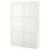 Un mueble de almacenaje BESTÅ blanco con múltiples estantes ajustables y dos puertas, que ofrece un almacenamiento organizado.