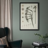Sala de estar con una gran silla BILD enmarcada en la pared verde azulado, rodeada de muebles oscuros y una planta verde.