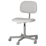 Silla de oficina BLECKBERGET en color gris con asiento y respaldo acolchados, 5 ruedas, base de estrella. Moderno y ergonómico.