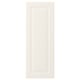 Una puerta de armario de cocina BODBYN blanca con un diseño de panel biselado. La puerta es rectangular y está fabricada en tablero de fibra con un acabado lacado liso.