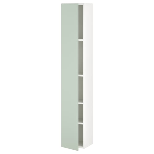 Armario alto blanco con puerta verde grisácea pálido, cuatro estantes: moderno, delgado, montado en la pared.