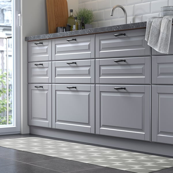 https://www.ikea.com/es/es/images/products/gangpassage-alfombra-cocina-gris-blanco__1251077_pe924136_s5.jpg?f=s