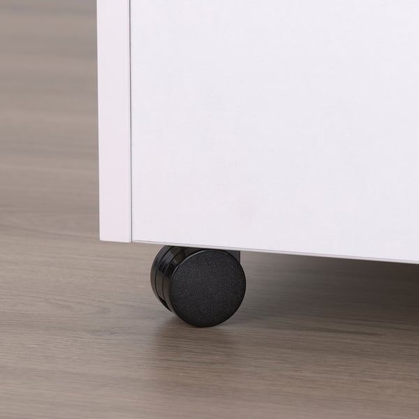 Mesa de centro moderna blanca con ruedas negras.