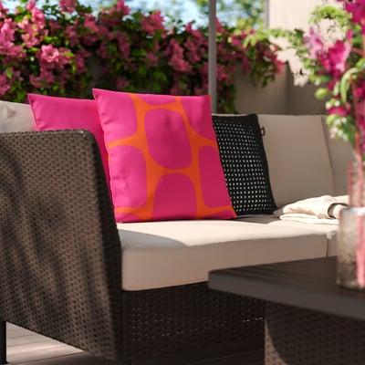 GULLBERGSÖ / HJÄRTERÖ Cojín, juego3, rosa intenso/naranja intenso rosa vivo/negro exterior/interior, 50x50 cm