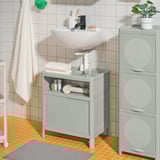 Moderno baño gris con mueble lavabo ivösjøn, lavabo, grifo mezclador y toallas.