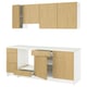 Juego de cocina KNOXHULT: armarios de madera clara, encimera blanca, amplio espacio de almacenamiento: cajones, puertas, muebles altos, diseño moderno.