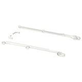 Organizadores de armario KOMPLEMENT blancos, con barras metálicas con ruedas y clips de plástico.