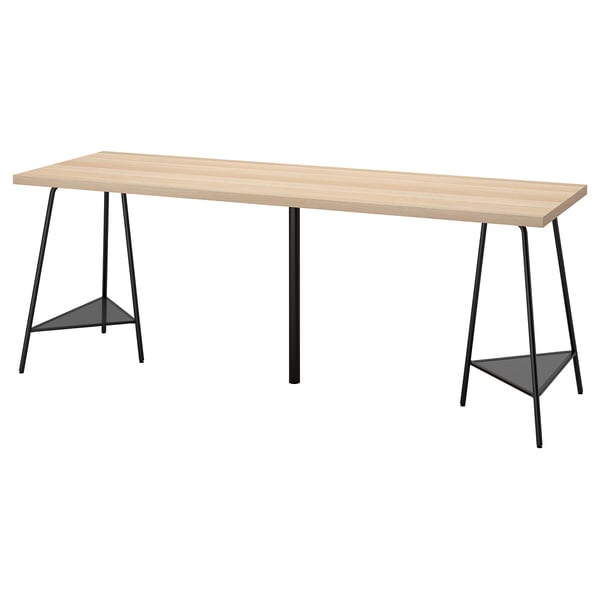 Escritorio de madera clara LAGKAPTEN, elegantes patas de metal, diseño minimalista, práctico para espacios pequeños.