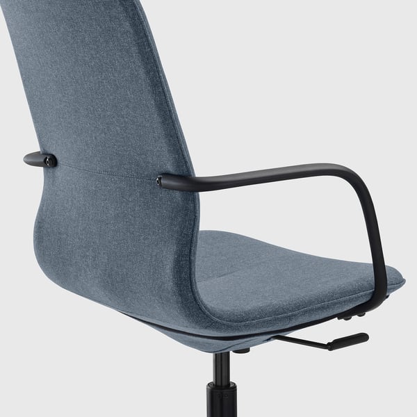 Silla de oficina con asiento, respaldo y reposabrazos acolchados; Regulable en altura con soporte lumbar.