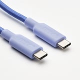 Dos cables usb-c azules, de primera calidad, conectados, con frita de la marca.