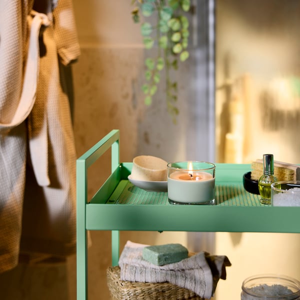 LOTSFÅGEL Vela aromática en vaso, Manzana verde claro, 20 hr