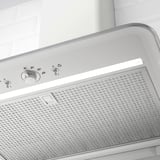 Campana de cocina moderna con pomos redondos, iluminación led.