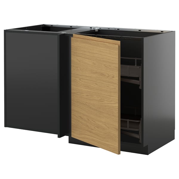 Un moderno juego de gabinetes de cocina, con unidades de color oscuro con puertas de madera. Incluye un mueble esquinero con estantes extraíbles para un almacenamiento eficiente.