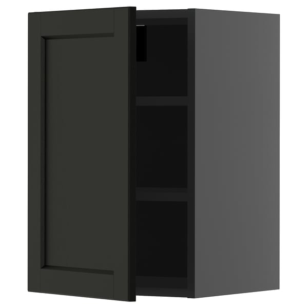 Mueble de cocina cuadrado teñido de negro con puerta y estante biselados.