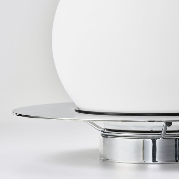 SIMRISHAMN Lámpara de mesa/pared, cromado/blanco ópalo vidrio, 16 cm