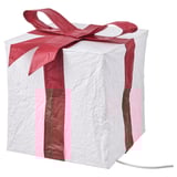 Caja de regalo de papel blanco con lazo de cinta roja. Diseño sencillo y festivo.