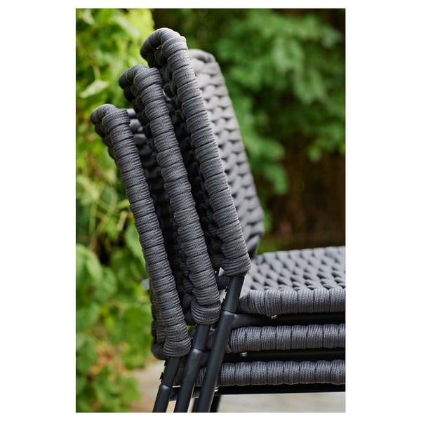 Pila de sillas TEGELÖN negra, uso exterior/interior. Asiento de cuerda de polipropileno duradero, marco de acero con recubrimiento en polvo.