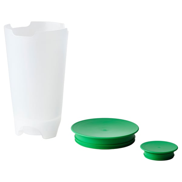 Una ensaladera UPPFYLLD en color blanco con tapas verdes. Incluye un colador y dos tapas verdes, una más pequeña y otra más grande, para un almacenamiento seguro.