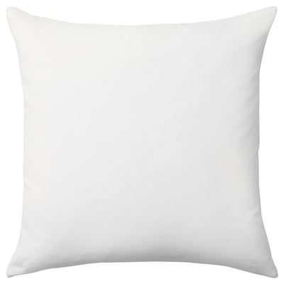 Una almohada VÄNDEROT blanca y cuadrada con diseño ondulado y relleno de plumas.