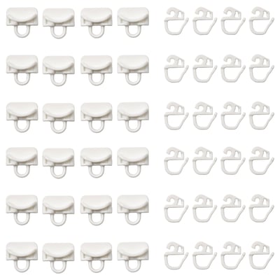 Ganchos para cortinas de plástico blanco, cuidadosamente organizados en filas, ideales para colgar cortinas con sistema VIDGA, creando varios estilos de pliegues.