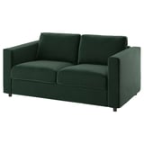 Un sofá de dos plazas VIMLE verde, diseño moderno, terciopelo afelpado, cojines de asiento profundos, con una forma simple y elegante.