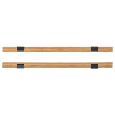 Dos colgadores de carteles de madera con clips negros, diseño sencillo.