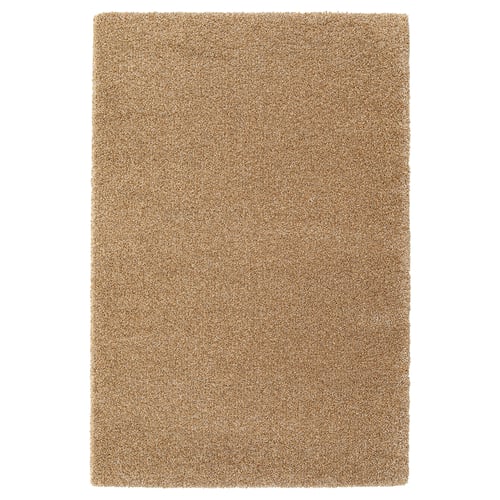 BREVBÄRARE izeneko alfonbra laukizuzen beige bat, polipropilenoz eta kautxu sintetikoz egina.